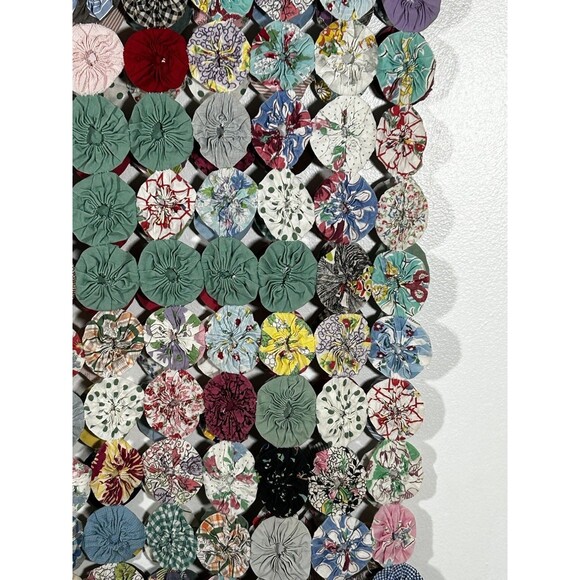 Vintage Yo Yo Table Runner Colorful Quilted Fabric Farmhouse Country Primitive - Picture 4 of 13